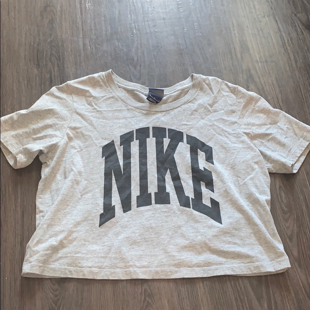 Grey Nike short sleeve crop top